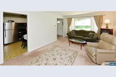 51 Charwalt Drive, Hawthorne, NJ 07506 - Photo 6