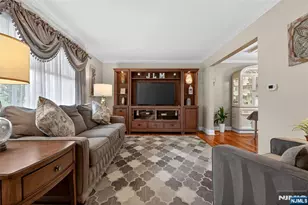 7 Spier Dr, Livingston, NJ 07039 - Photo 10