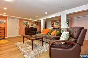 90 Grove St, Waldwick, NJ 07463 - Photo 16