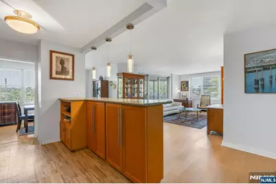 2100 Linwood Avenue 3S #3S, Fort Lee, NJ 07024 - Photo 1