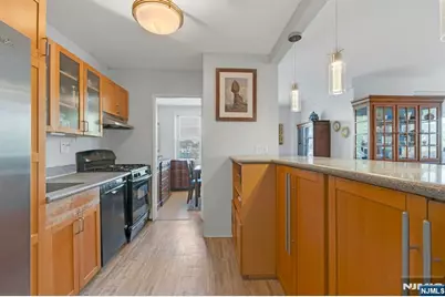 2100 Linwood Avenue 3S #3S, Fort Lee, NJ 07024 - Photo 2