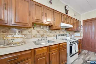 999 25th St, Paterson, NJ 07513 - Photo 4