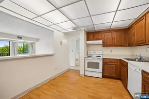 521 Piermont Ave 428, River Vale Township, NJ 07675 - Photo 8