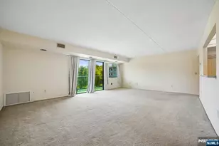 521 Piermont Ave 428, River Vale Township, NJ 07675 - Photo 6