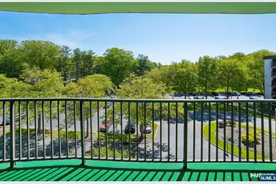521 Piermont Avenue 428 #428, River Vale Township, NJ 07675 - Photo 4