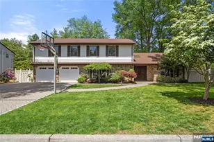 22 Kendrick St, Paramus, NJ 07652 - Photo 2