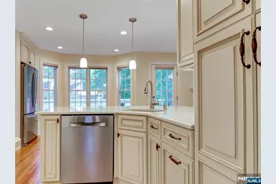 15 Woodrow Place, West Caldwell, NJ 07006 - Photo 6