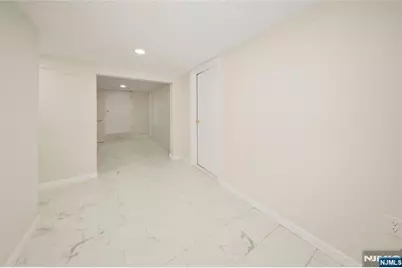 596 Moonachie Avenue, Wood Ridge, NJ 07075 - Photo 10