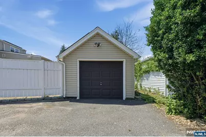 73 Highland Avenue, Bergenfield, NJ 07621 - Photo 40