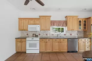 73 Highland Ave, Bergenfield, NJ 07621 - Photo 12