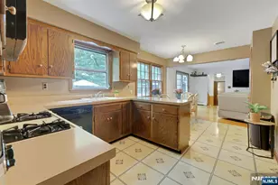 205 Graney Dr, River Vale Township, NJ 07675 - Photo 8