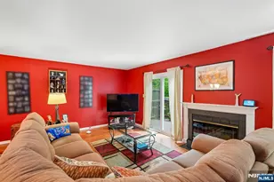53 Woodledge Ct, Rockaway Township, NJ 07866 - Photo 4