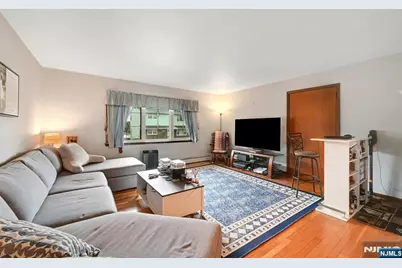 347 Chestnut Avenue, South Hackensack Township, NJ 07606 - Photo 16
