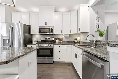 706 Bayside Court, South Amboy, NJ 08879 - Photo 10