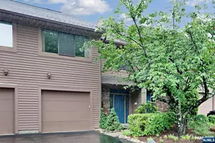 164 Winchester Ct, Washington Township, NJ 07676 - Photo 2