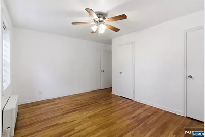 2330 Linwood Avenue 2E #2E, Fort Lee, NJ 07024 - Photo 12