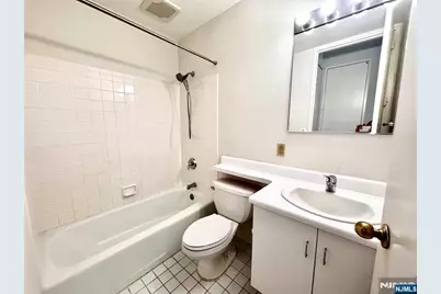 100 Carlyle 5J North #5J North, Cliffside Park, NJ 07010 - Photo 26