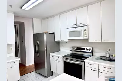 100 Carlyle 5J North #5J North, Cliffside Park, NJ 07010 - Photo 12