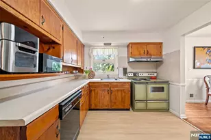 43 Woodvale Rd, Glen Rock, NJ 07452 - Photo 10