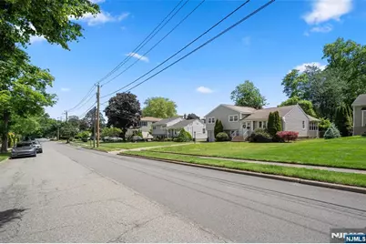 43 Woodvale Road, Glen Rock, NJ 07452 - Photo 4
