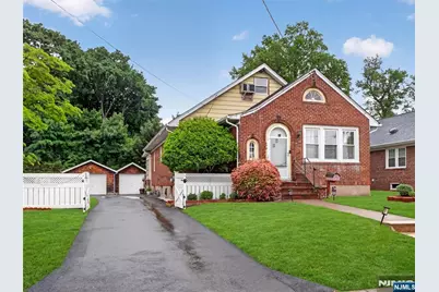 643 Stockton Street, New Milford, NJ 07646 - Photo 2