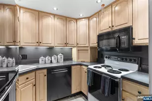 7855 Blvd East 19G, North Bergen, NJ 07047 - Photo 6