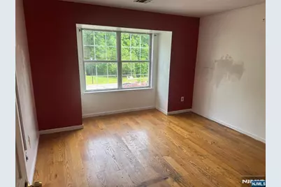 1087 Oakcroft Lane, Franklin Township, NJ 08873 - Photo 8