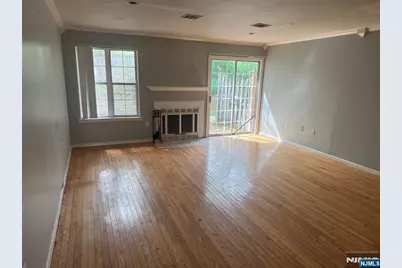1087 Oakcroft Lane, Franklin Township, NJ 08873 - Photo 2