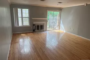 1087 Oakcroft Ln, Franklin Township, NJ 08873 - Photo 2