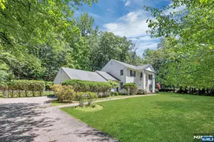 621 Winding Hollow Dr, Franklin Lakes, NJ 07417 - Photo 4
