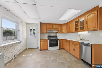 161 Baker Avenue, Bergenfield, NJ 07621 - Photo 10