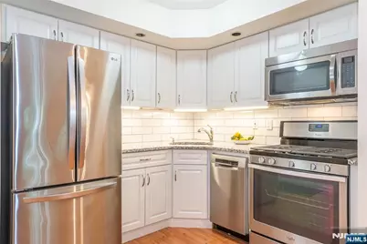 1406 Faulkner Court, Mahwah, NJ 07430 - Photo 10