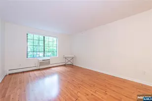 1406 Faulkner Ct, Mahwah, NJ 07430 - Photo 8