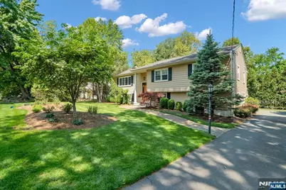 114 Wyckoff Avenue, Wyckoff Township, NJ 07481 - Photo 4