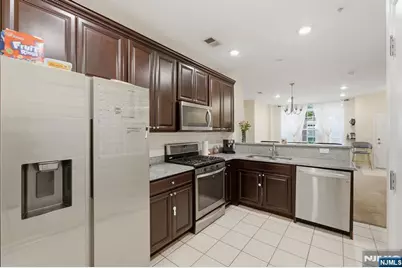 13 Dahlia Lane, Garfield, NJ 07026 - Photo 12