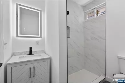 182 N Maple Avenue, East Orange, NJ 07017 - Photo 18