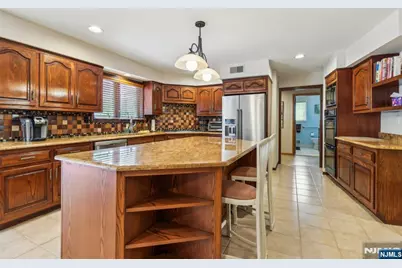 12 Sandalwood Drive, Livingston, NJ 07039 - Photo 14