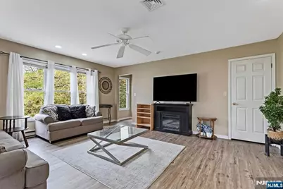 17 Albanese Road, Haledon, NJ 07508 - Photo 4