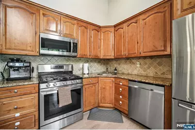 518 Holly Court, Mahwah, NJ 07430 - Photo 12
