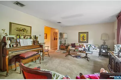 22 Marlton Drive, Wayne, NJ 07470 - Photo 10