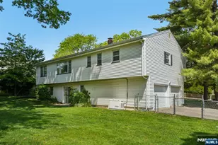 22 Marlton Dr, Wayne, NJ 07470 - Photo 24