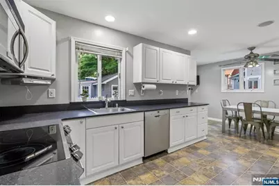 45 Hillside Avenue, Nutley, NJ 07110 - Photo 16