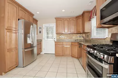 220 New Jersey Avenue, Bergenfield, NJ 07621 - Photo 12