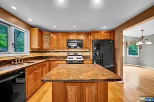 165 Busteed Dr, Midland Park, NJ 07432 - Photo 18