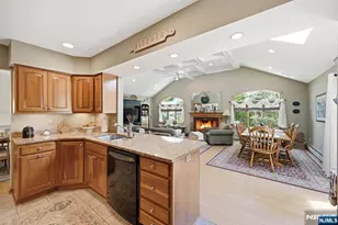 21 Lakeview Ave, Park Ridge, NJ 07656 - Photo 10