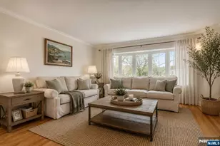 40 Catherine Ct, Cedar Grove, NJ 07009 - Photo 4