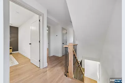 210 Paterson Avenue, Hasbrouck Heights, NJ 07604 - Photo 20
