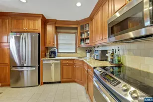 167 Paterson Ave, Hasbrouck Heights, NJ 07604 - Photo 14