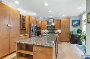 103 Hudson Cove, Edgewater, NJ 07020 - Photo 10