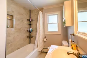 39 Lawrence Ave, Lodi, NJ 07644 - Photo 10